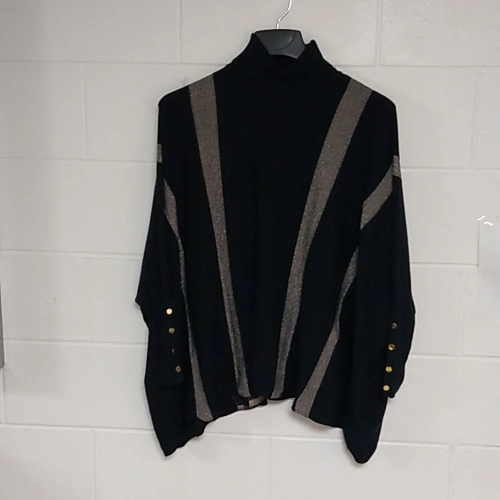 ALFANI BLACK WITH GOLD STRIPES, LONG RIBBED BUTTON DETAIL SLEEVE PONCHO